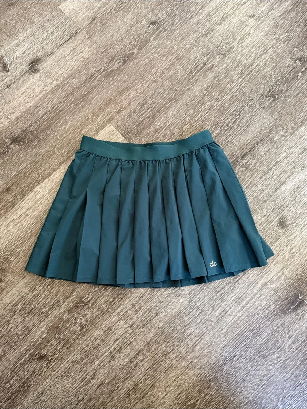 ALO Yoga Teal Green Pleated Skort